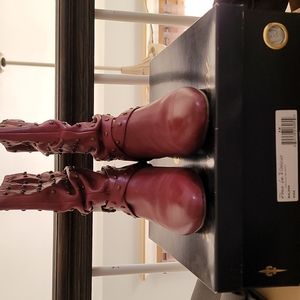 Pour La Victoire leather booties- wine